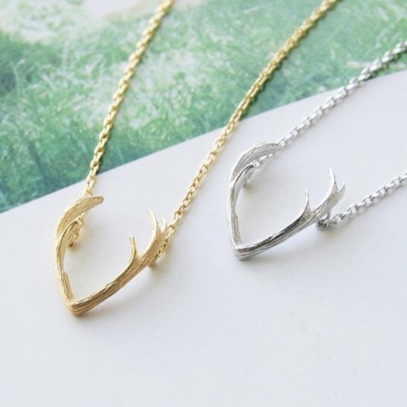 Jewelry - New Dainty Antler necklace